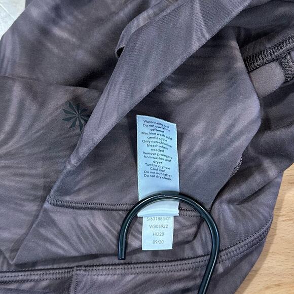 Athleta Salutation Stash Pocket II Printed High Rise
Tight Leggings Ava Almond - Picture 9 of 9